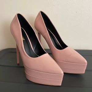 Women’s platform heels Liliana size 10 beige patent faux leather pumps